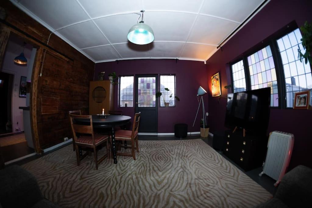 Charming In Central Apartment